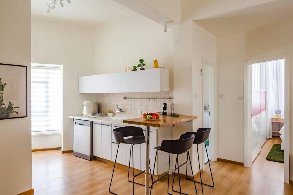 Apartment ^superior 1 Bedroom In The Heart Of The Old North^ Tel Aviv