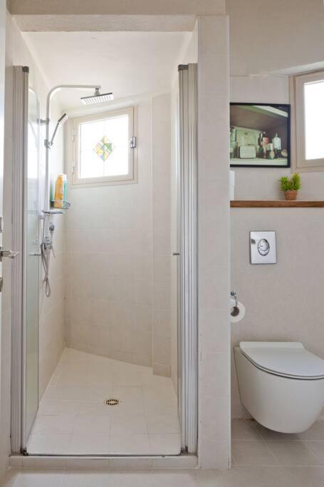 ^superior 1 Bedroom In The Heart Of The Old North^ * Tel Aviv