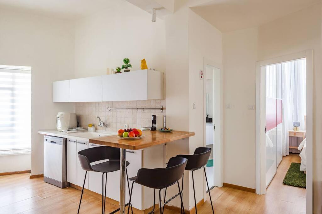 ^superior 1 Bedroom In The Heart Of The Old North^ Apartment *